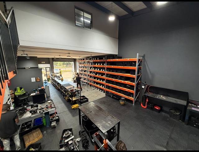 206M² WAREHOUSE TO LET IN SPARTAN